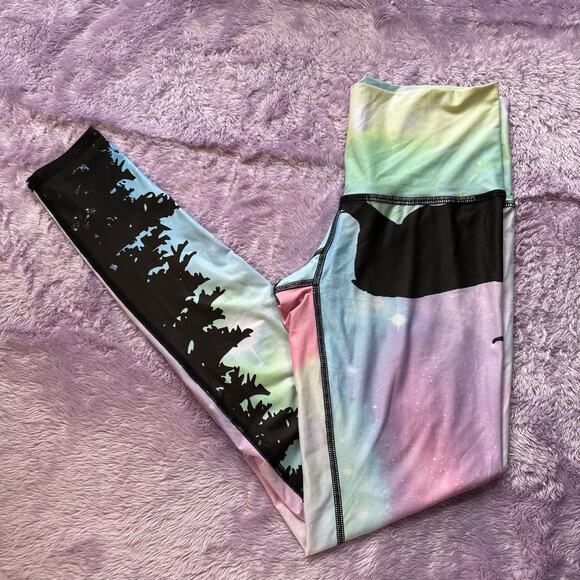 teeki • Nortern Lights Skinny “Hot Pants” Yoga Leggings - Picture 9 of 14